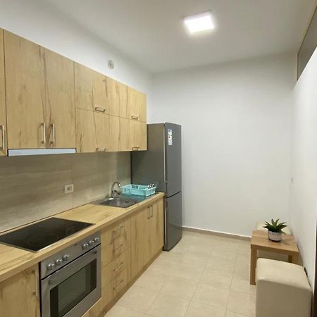 Anna'S Apartament Lushnjë エクステリア 写真