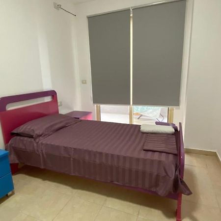 Anna'S Apartament Lushnjë エクステリア 写真