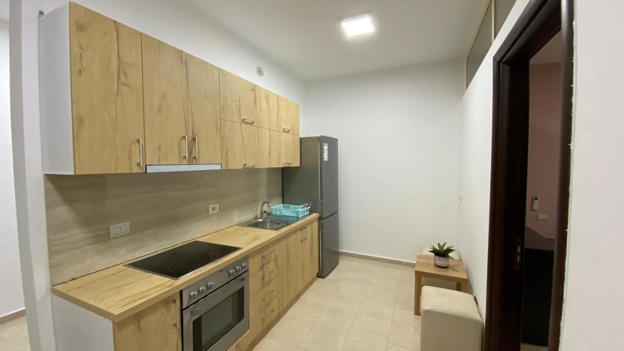 Anna'S Apartament Lushnjë エクステリア 写真