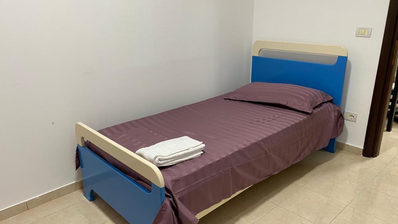 Anna'S Apartament Lushnjë エクステリア 写真