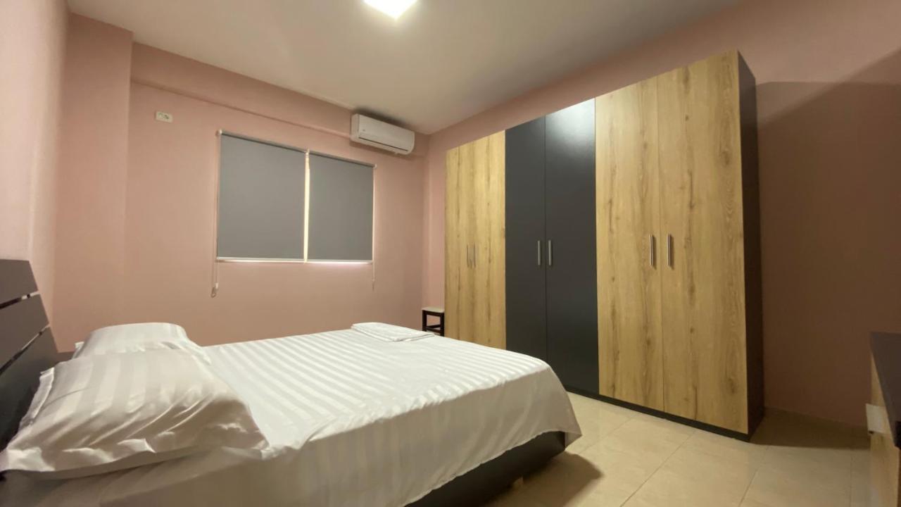 Anna'S Apartament Lushnjë エクステリア 写真